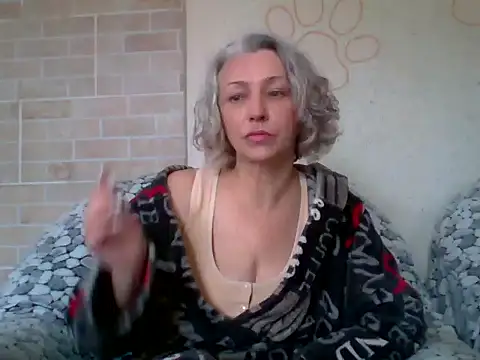 Snapshot of Lorie_Carrie chatting on May 30, 7:49 am Lorie Carrie online show from May 30, 7:49 am