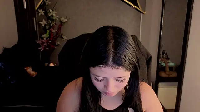 almma shy online show from November 26, 1:23 pm