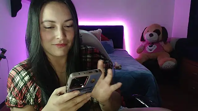 Allisonnlopez online show from January 15, 8:26 pm