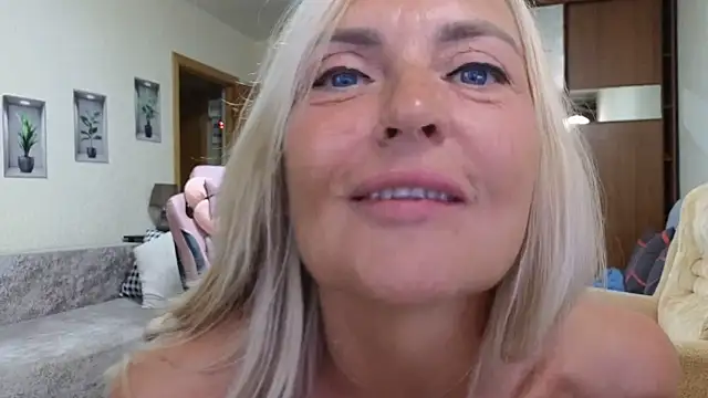 amelia blondy online show from October 1, 11:38 am