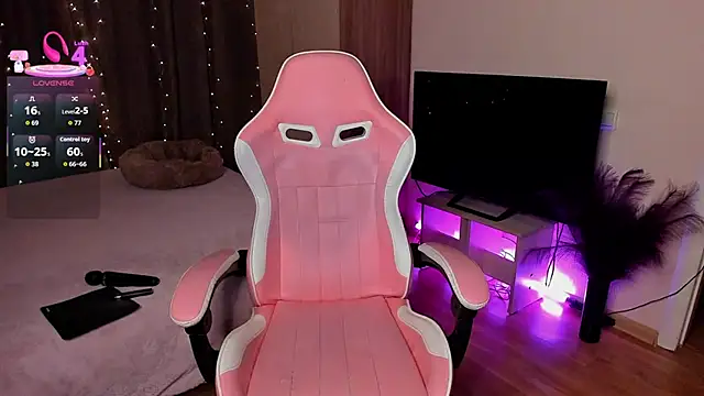 Snapshot of Jane_Paws chatting on November 29, 2:14 am Jane Paws online show from November 29, 2:14 am