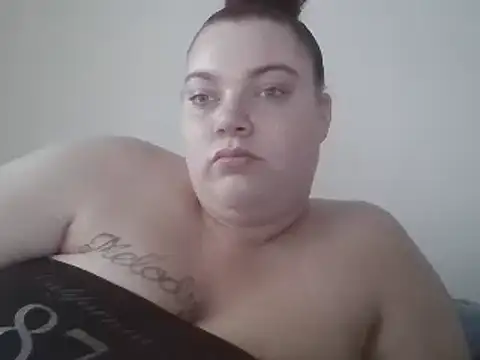 Snapshot of lolabun247 chatting on December 9, 10:41 pm lolabun247 online show from December 9, 10:41 pm