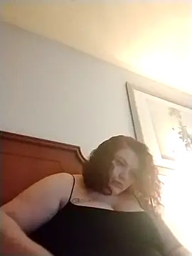 Snapshot of lolabun247 chatting on January 29, 12:43 am lolabun247 online show from January 29, 12:43 am