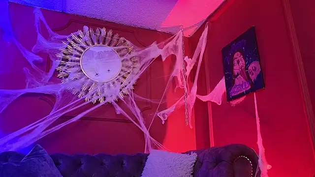 Julieta Russell online show from October 22, 11:21 am