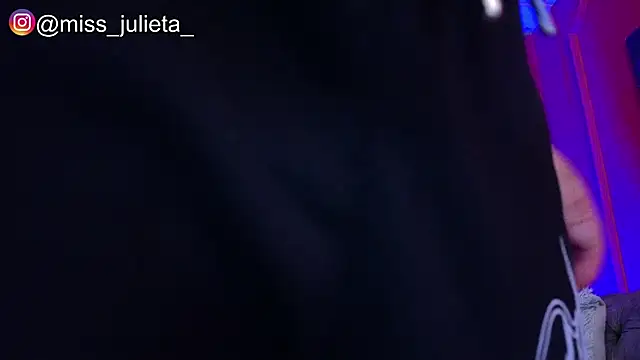 Snapshot of Julieta_Russell chatting on May 21, 11:28 am Julieta Russell online show from May 21, 11:28 am