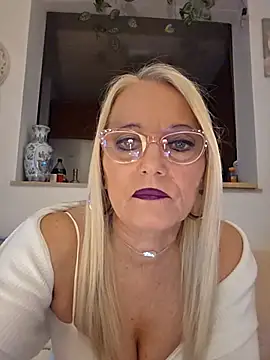 kikkastar online show from February 6, 8:56 pm