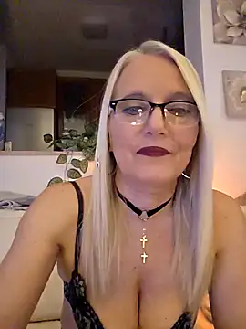 kikkastar online show from March 10, 8:58 pm