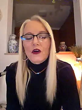 kikkastar online show from March 12, 8:59 pm