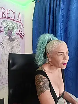 freyadevil333 online show from May 1, 4:06 am