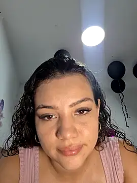 Snapshot of Angela_hank2 chatting on July 3, 10:27 pm Angela hank2 online show from July 3, 10:27 pm