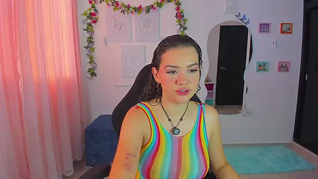 Snapshot of Angela_hank2 chatting on August 9, 12:43 pm Angela hank2 online show from August 9, 12:43 pm
