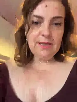 Snapshot of Sunbelxx chatting on May 11, 8:53 am Sunbelxx online show from May 11, 8:53 am