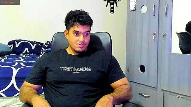 Snapshot of Big_furry_bear13 chatting on March 5, 6:01 am Big furry bear13 online show from March 5, 6:01 am