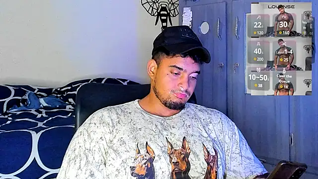 Snapshot of Big_furry_bear13 chatting on March 22, 7:36 am Big furry bear13 online show from March 22, 7:36 am