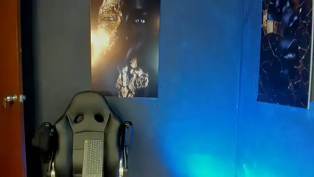 Snapshot of Big_furry_bear13 chatting on September 10, 5:51 am Big furry bear13 online show from September 10, 5:51 am