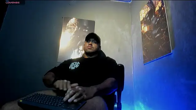 Snapshot of Big_furry_bear13 chatting on October 3, 5:15 am Big furry bear13 online show from October 3, 5:15 am