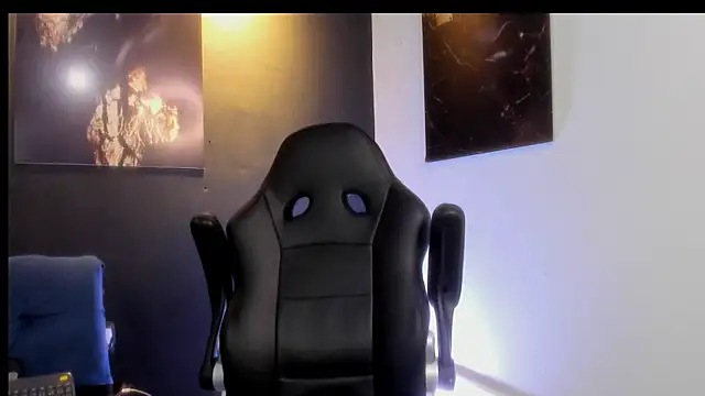 Snapshot of Big_furry_bear13 chatting on October 28, 5:44 am Big furry bear13 online show from October 28, 5:44 am