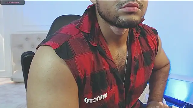 Snapshot of Big_furry_bear13 chatting on October 29, 5:10 am Big furry bear13 online show from October 29, 5:10 am