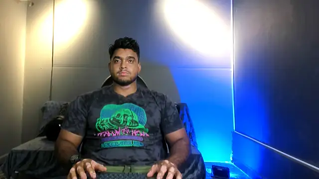 Snapshot of Big_furry_bear13 chatting on December 14, 6:30 am Big furry bear13 online show from December 14, 6:30 am