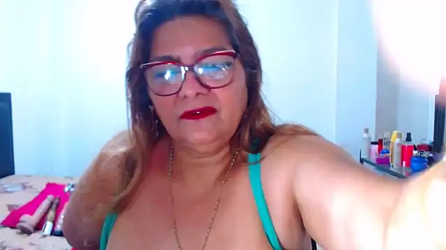 maturehot649 online show from February 12, 10:16 pm