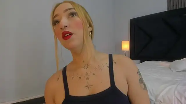 Snapshot of MollyCruz chatting on February 15, 11:39 am MollyCruz online show from February 15, 11:39 am