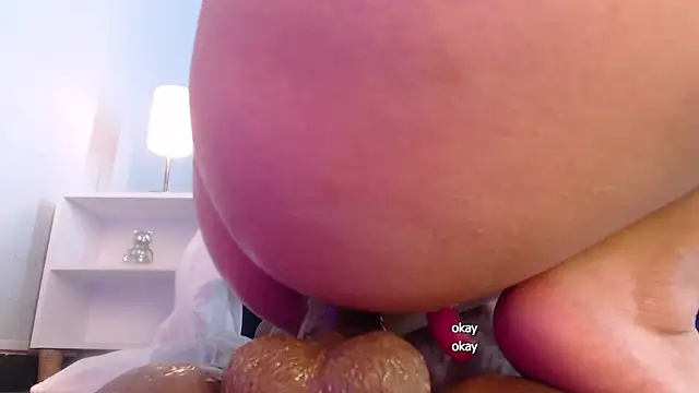 Snapshot of MollyCruz chatting on March 11, 5:57 pm MollyCruz online show from March 11, 5:57 pm