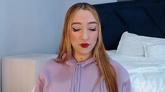 Snapshot of MollyCruz chatting on March 17, 11:42 am MollyCruz online show from March 17, 11:42 am