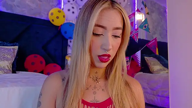 MollyCruz online show from June 25, 1:15 pm