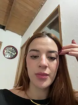 Snapshot of Bellacrox chatting on November 19, 2:33 am Bellacrox online show from November 19, 2:33 am