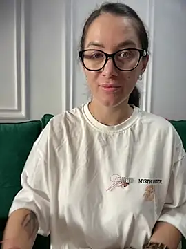 HotXMom online show from March 4, 7:25 am