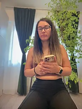 HotXMom online show from June 1, 5:09 am