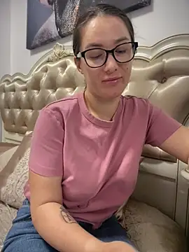 HotXMom online show from June 4, 5:35 am