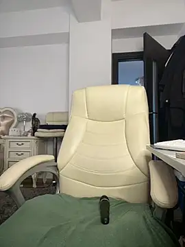 HotXMom online show from July 17, 6:53 am