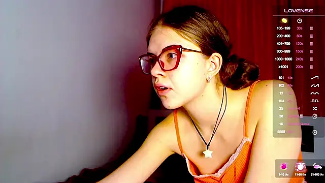 Sarah HS online show from December 6, 12:27 pm