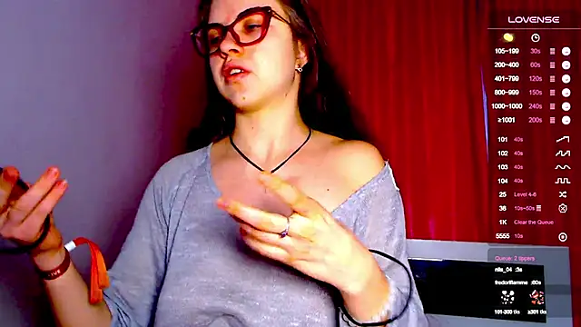 Sarah HS online show from December 14, 10:45 am