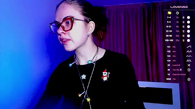 Sarah HS online show from December 19, 4:46 pm