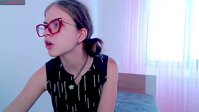 Sarah HS online show from February 28, 8:31 am