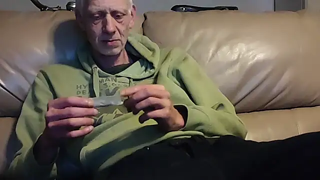 Snapshot of brenzs chatting on November 21, 9:13 pm brenzs online show from November 21, 9:13 pm