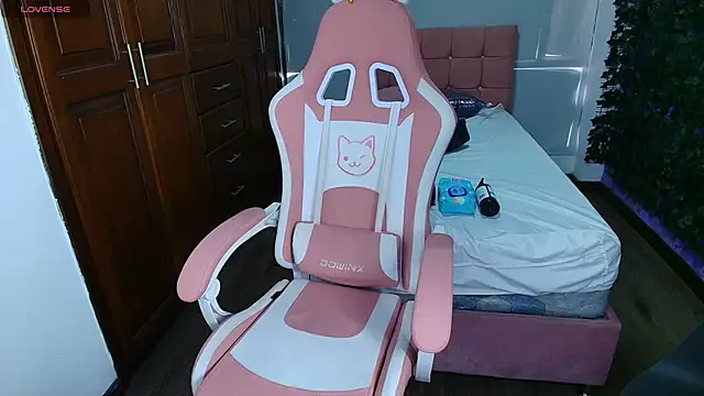 emmars  online show from October 23, 12:15 pm