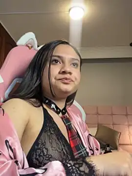 Snapshot of emmars_ chatting on May 12, 12:30 am emmars online show from May 12, 12:30 am