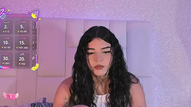 Summer walkerr online show from September 25, 12:42 pm