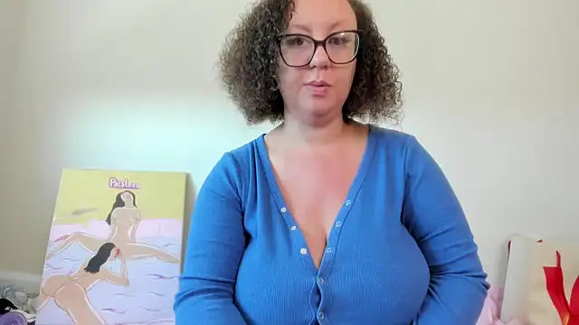 Snapshot of Paisleehaze chatting on September 28, 4:01 pm Paisleehaze online show from September 28, 4:01 pm