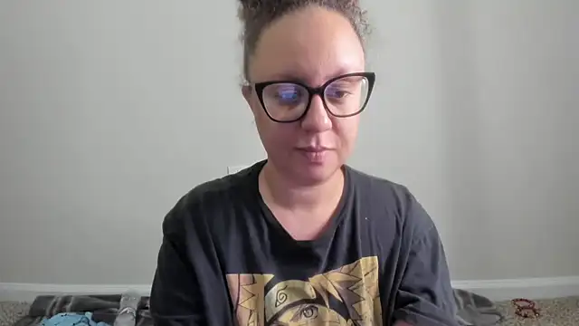 Snapshot of Paisleehaze chatting on October 10, 1:26 am Paisleehaze online show from October 10, 1:26 am