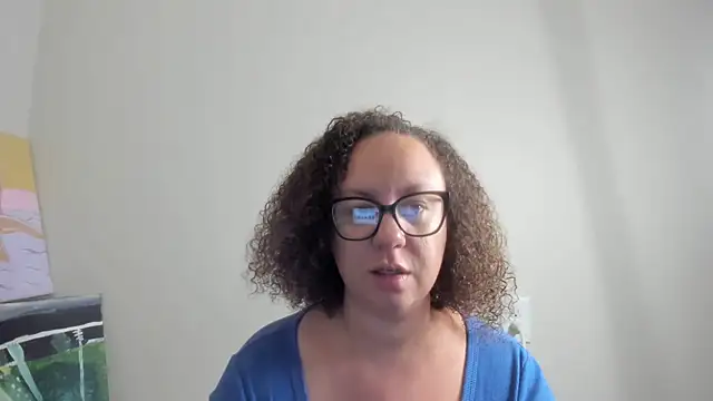 Snapshot of Paisleehaze chatting on October 12, 10:36 am Paisleehaze online show from October 12, 10:36 am