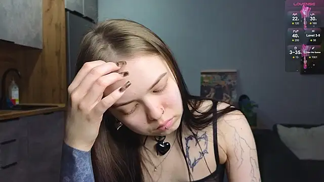 Snapshot of doll_lol_ chatting on January 20, 7:14 pm doll lol online show from January 20, 7:14 pm