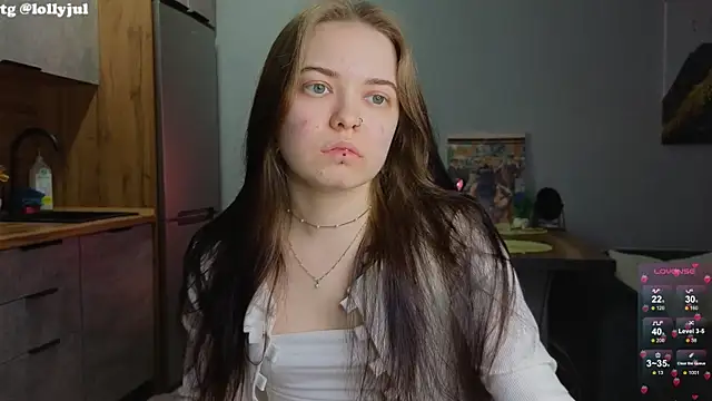 Snapshot of doll_lol_ chatting on March 13, 10:10 pm doll lol online show from March 13, 10:10 pm