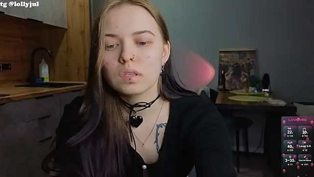 Snapshot of doll_lol_ chatting on March 16, 2:32 am doll lol online show from March 16, 2:32 am