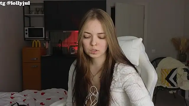 Snapshot of doll_lol_ chatting on September 29, 7:30 pm doll lol online show from September 29, 7:30 pm