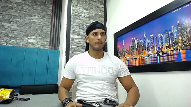 Chris Dick23 online show from March 7, 4:42 am