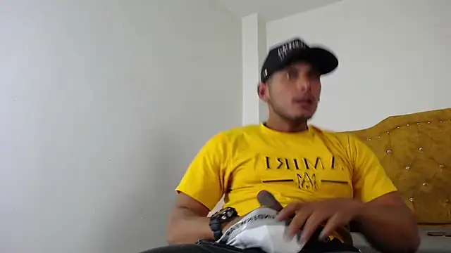Snapshot of Chris_Dick23 chatting on June 23, 4:43 am Chris Dick23 online show from June 23, 4:43 am